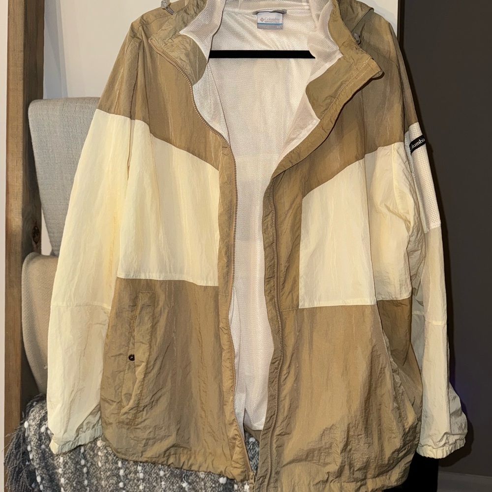 Columbia Tan and Cream Windbreaker